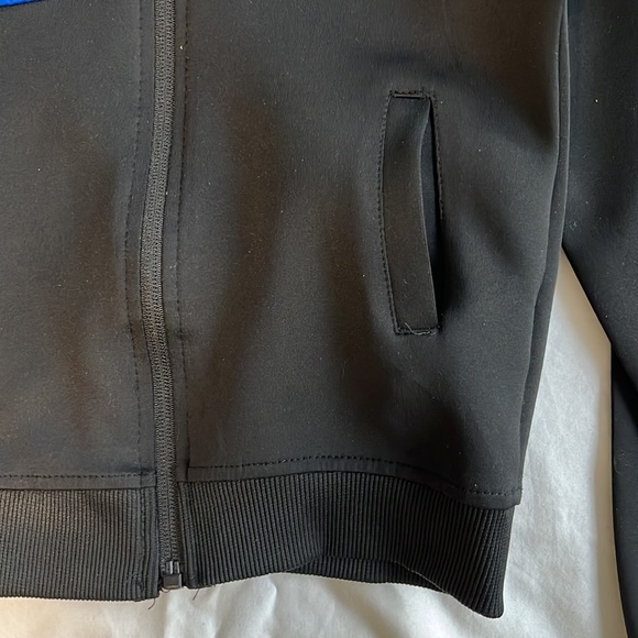 Boys matching tracksuit set . - Picture 3 of 6